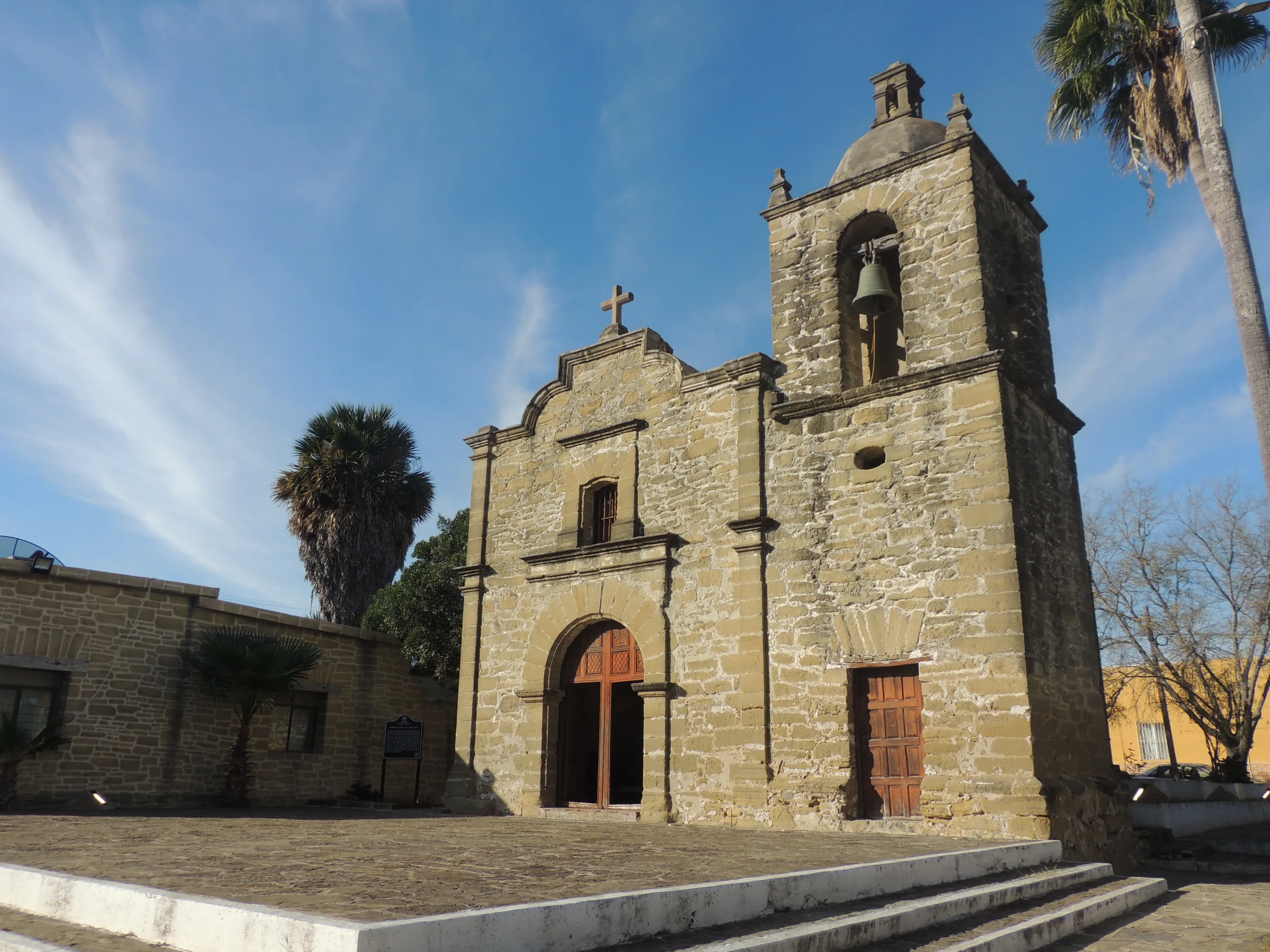 Arquitectura que conversa con la traza del centro