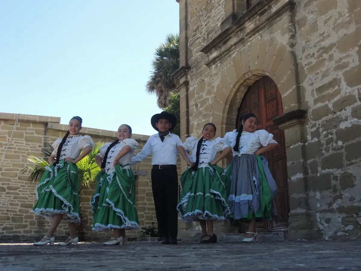 Danza regional en la Casa de la Cultura